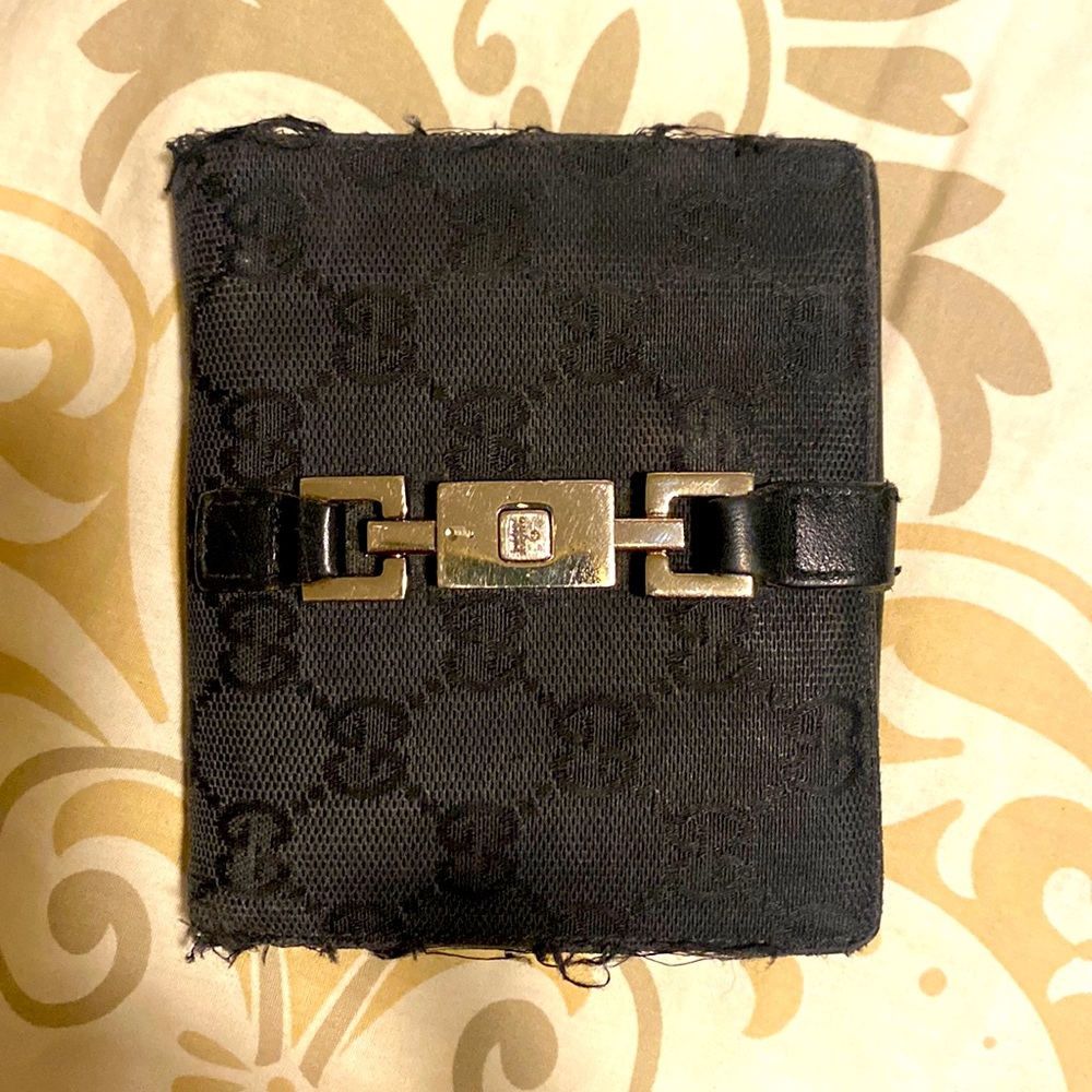 Authentic Gucci wallet